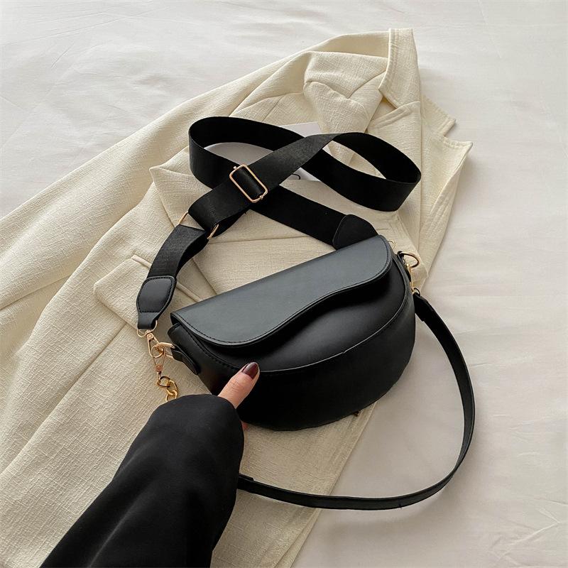 Bag Women 2025 New Popular Leather Face One Shoulder Underarm Bag Broadband Crossbody Saddle