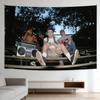 1 szt. Mac Miller HipHop Vintage Gobelin Poliester Płaski Wiszący na Ścianę 2D Dekoracja dla Fana Rapu do Sypialni Streetwear Wystrój Akcent Pokoju