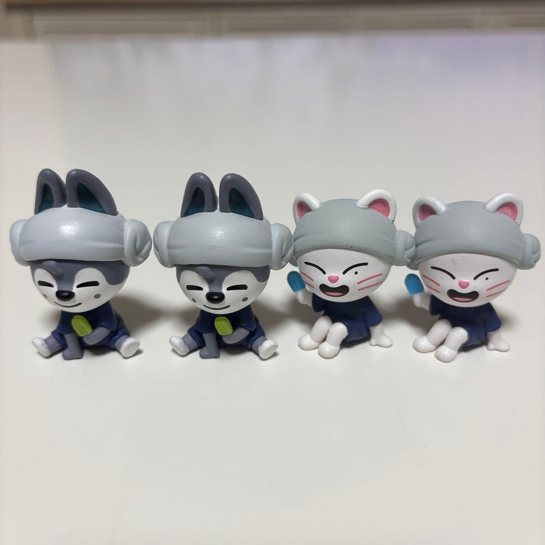 

[USED] StrayKids SKZOO Sauna Figures Bang Chan and Hyunjin