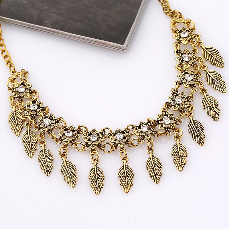 Vintage Carved Alloy Leaf Tassel Necklace with Diamond Neck Chain