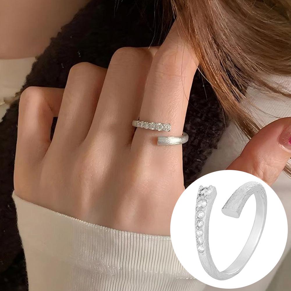 Exquisiter offener Goldring: Japanischer & Koreanischer Stil, Dünnes Band mit Diamanten besetzt, Stapelbarer & Eleganter Fingerschmuck
