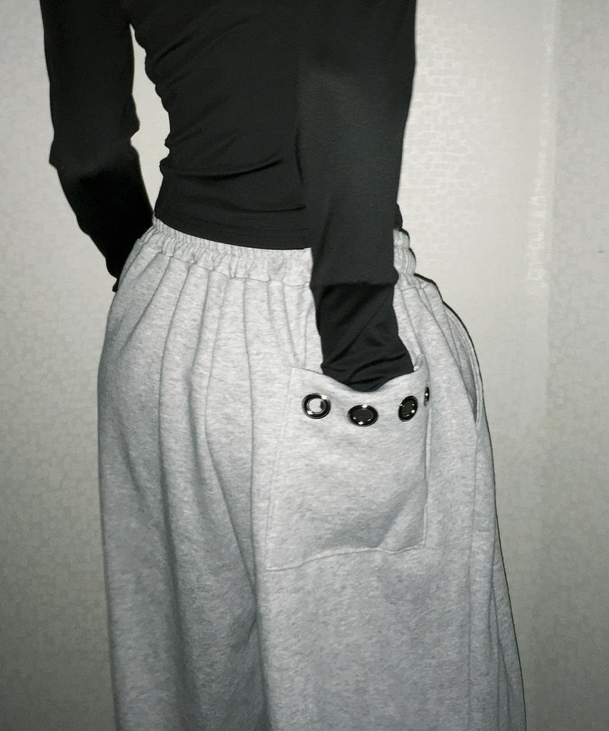 FUZZY SCAN Big Eyelet Curved Balloon Pants Black