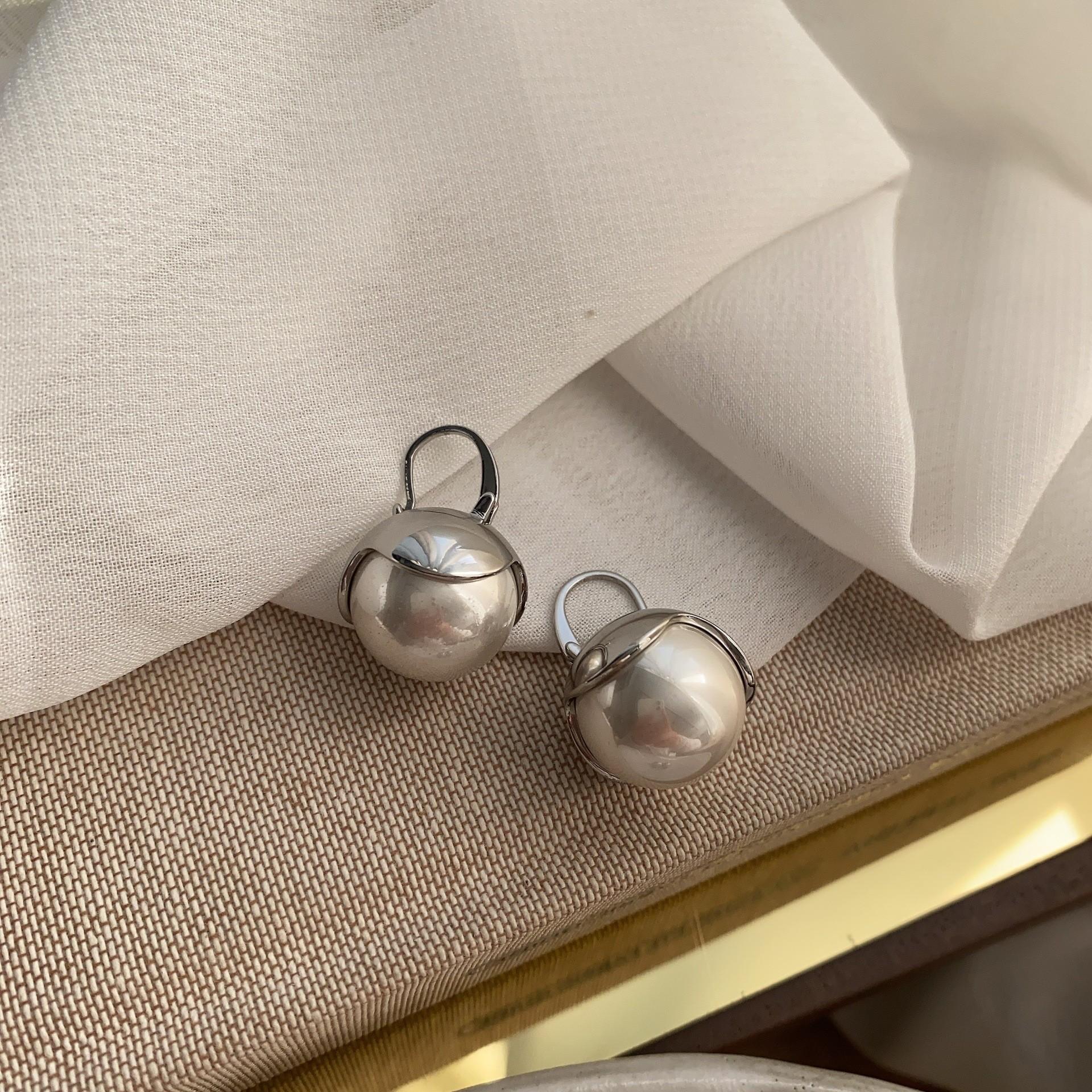 French Retro Mori Pearl Earrings Women S Light Luxury High Sense Spring And Summer Simple Earrings Internet Celebrity Fashion Earrings