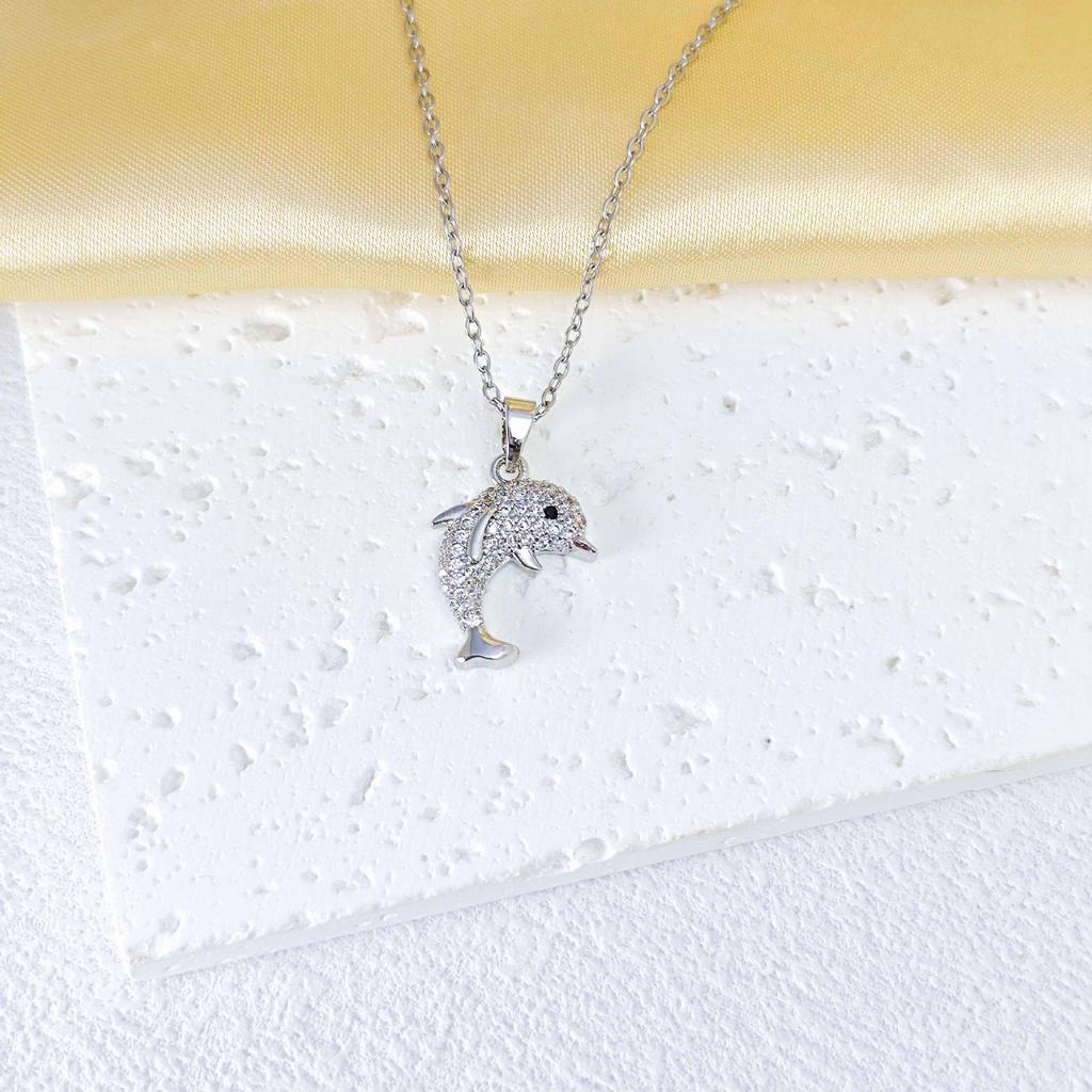 Women's Gold-Plated Copper Necklace: Luxury Fu Lu Pendant Clavicle Chain - Versatile Fashion Accessory