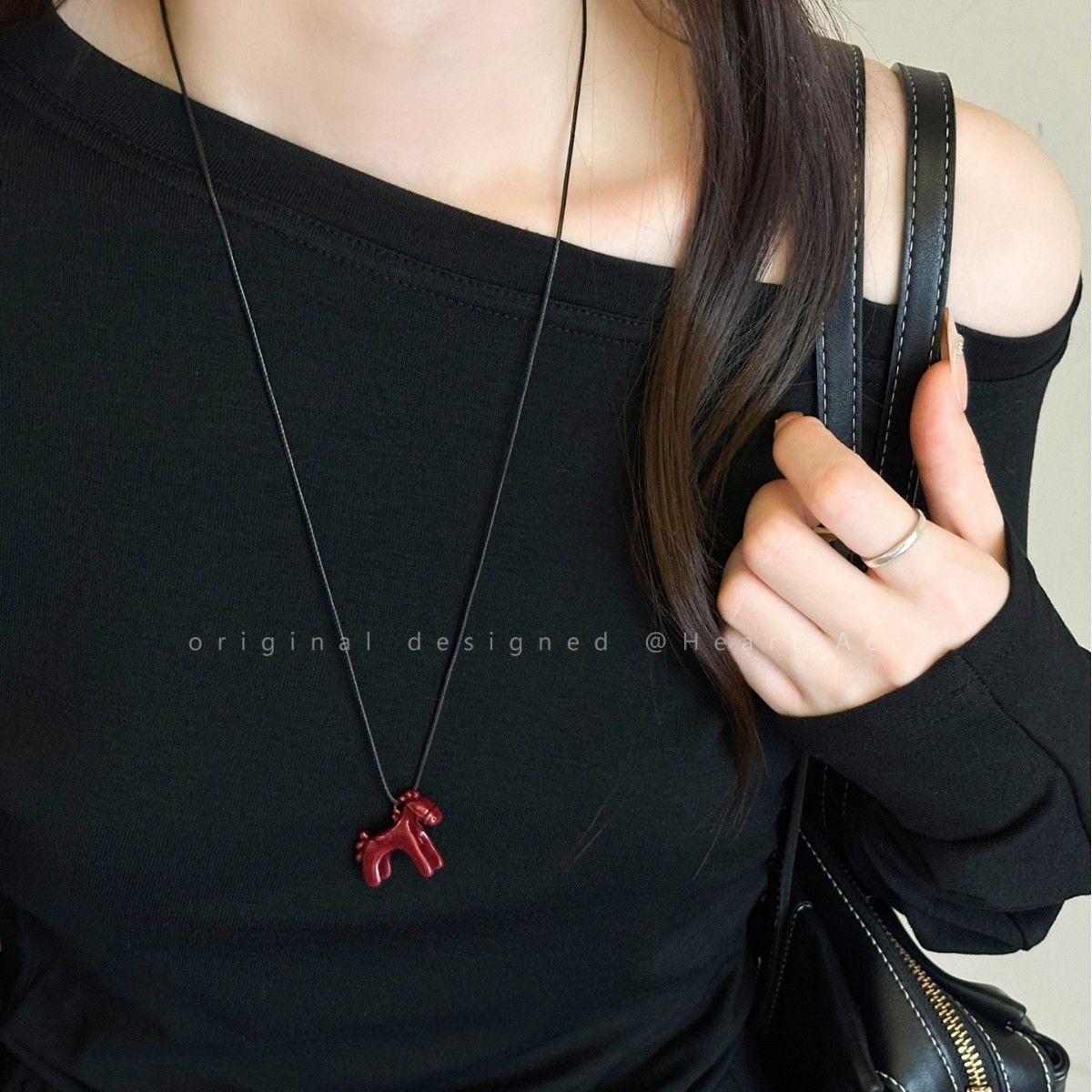 Cute and Playful Drip-Glaze 3D Pony Necklace for Women  New Hanging Niche Knitwear Chain for Autumn/Winter