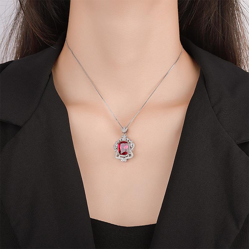 Jewelry Copper Bottom Gold-Plated European Simulation Emerald Red Corundum Luxury Inlaid With Fat Square 12 * 16 Pendant Necklace Female