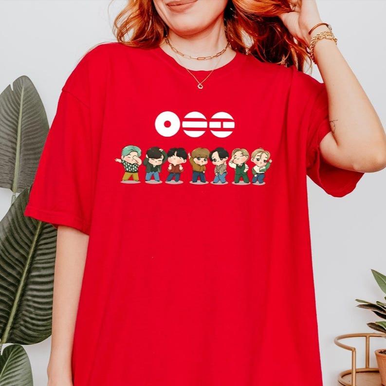 Cute K-pop Chibi Boy Band Shirt – Golden Maknae Inspired Tee Men Women Vintage Top Hip Hop Streetwear Oversized Tshirt