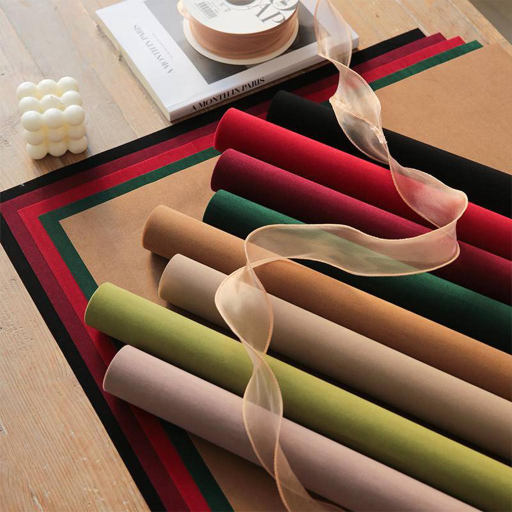 Folia Florystyczna Aksamitna - "Swan Velvet Cloth" Herbata Z Mlekiem - Rolka 53Cm X 5,5M