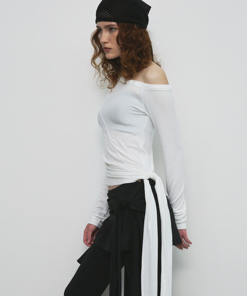 Saendeulig One Shoulder Unbalanced Strap T-Shirt_Ivory
