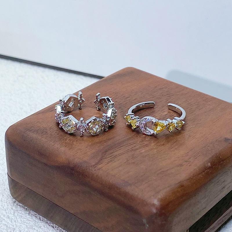 Super Fee Gelb Farbiger Schatz Zirkon Waben Offener Ring Nischendesign Personalisierter Leichter Luxus High-End Ring Frau