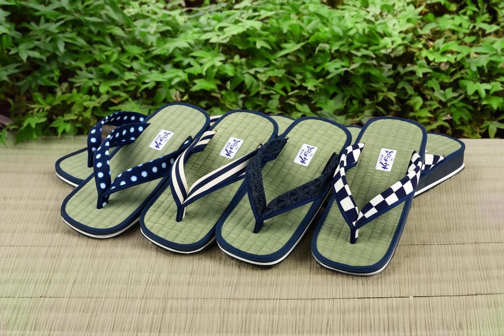 ISM Japanese Pattern Geta Free Size Sandals, Indigo,