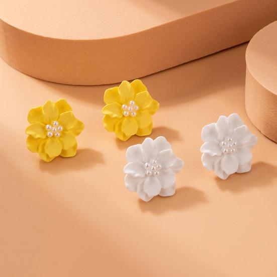 1 Pair Stud Earrings Anti-allergy Decorative Exquisite Temperament Hyperbole Flower Faux Pearl Earrings for Dating