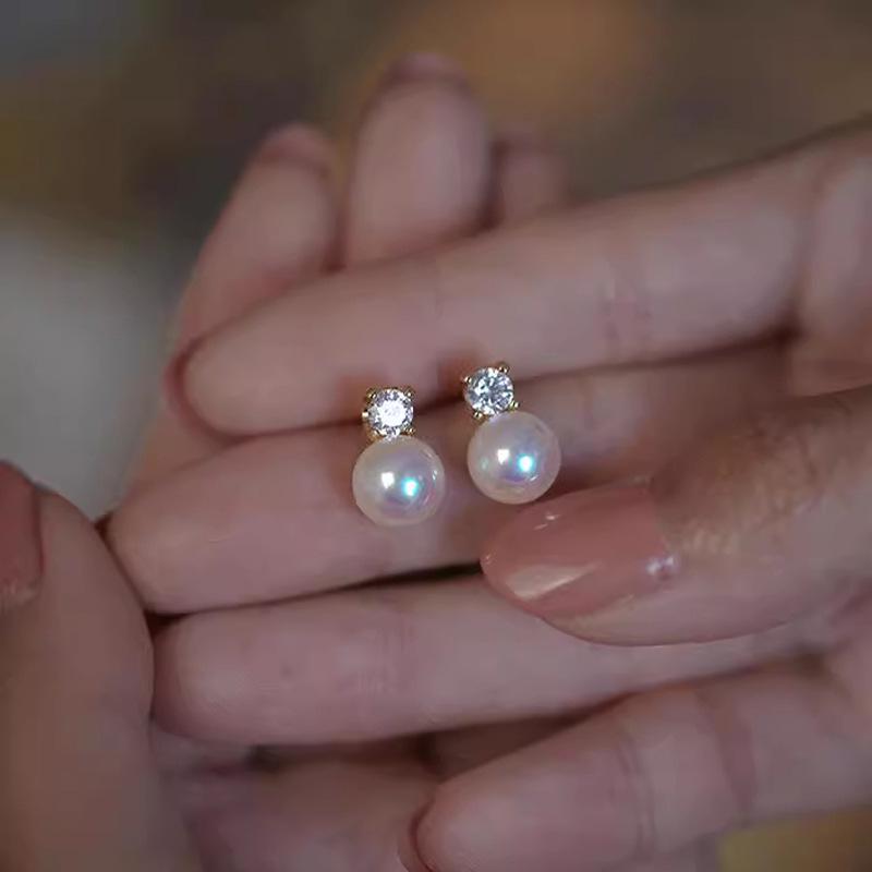 2025 Royal Consort Style Freshwater Pearl Stud Earrings – New Light Luxury High-End Design