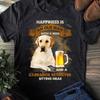 Glück ist ein alter Mann mit einem Bier und einem Labrador Retriever T-Shirt, Labrador Retriever, Lustiges Geschenk für Lab-Liebhaber