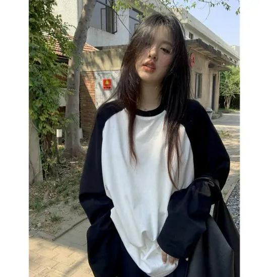 

Black & White Raglan Long-Sleeve Women s Loose T-Shirt for Autumn/Winter 2023 Extra Large