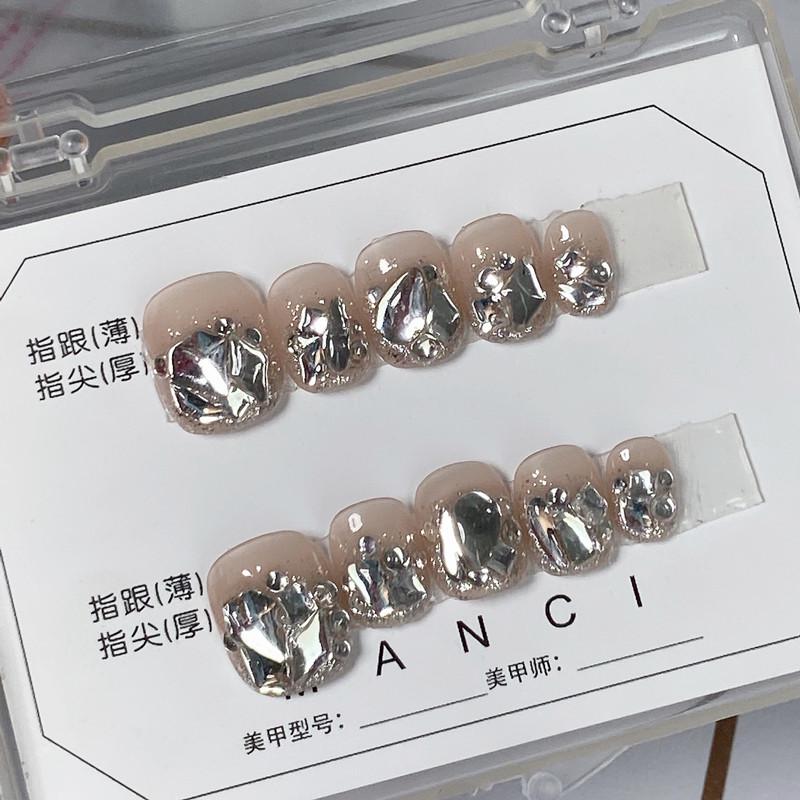 

Handmade Short Press-On Nails with High-End Diamond Finish and Removable Gel Nail Patches