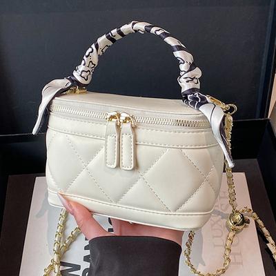 Kleine Parfüm-Box-Tasche mit Kette im Rautenmuster, Kleine quadratische Tasche, Damen-Umhängetasche