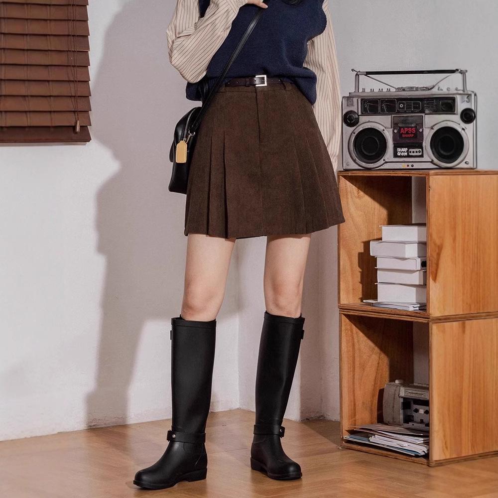 Women's Retro High-Waist Corduroy A-Line Skirt: Age-Reducing, Pleated, Simple, Versatile, Anti-Exposure Design for Autumn