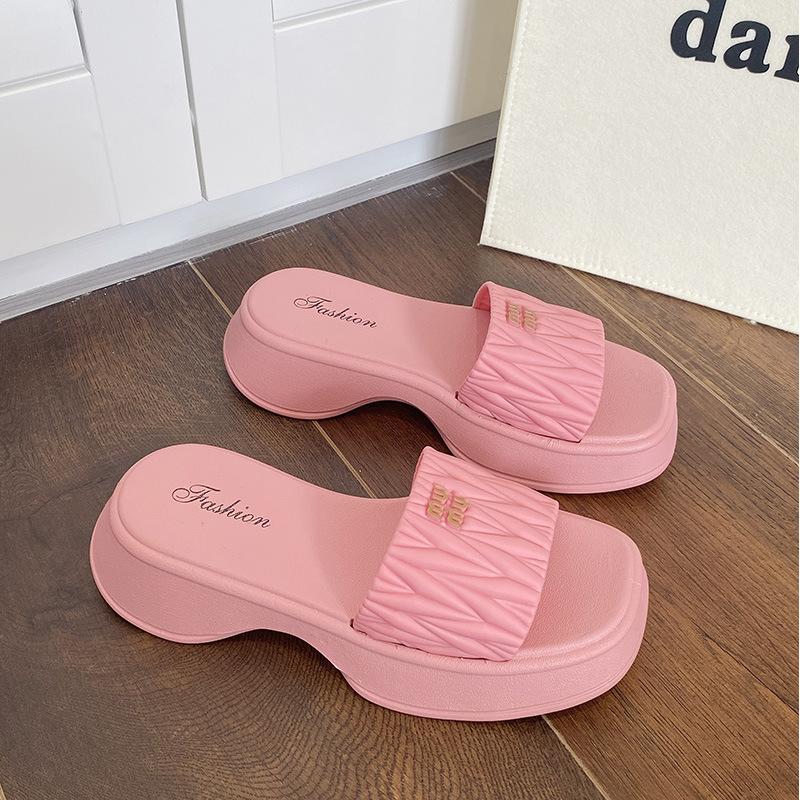 Fashionable Sandals for Women Wearing Thick Soled Non Slip Beach Slippers