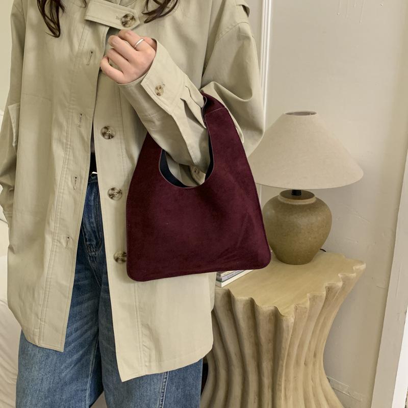Retro Casual Underarm Bag Women 2025 Autumn and Winter New Fashion Matte Dumpling Bag Korean Version Niche Design High Sense