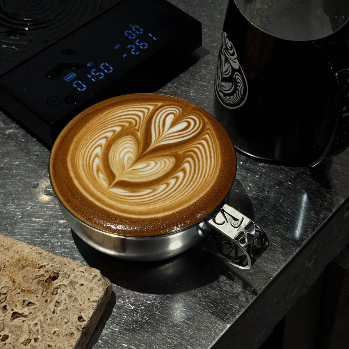 

VanseerBarista 240ml Double-Walled Stainless Steel Coffee Cup for Latte Art Snowflake Silver VB240-1.0