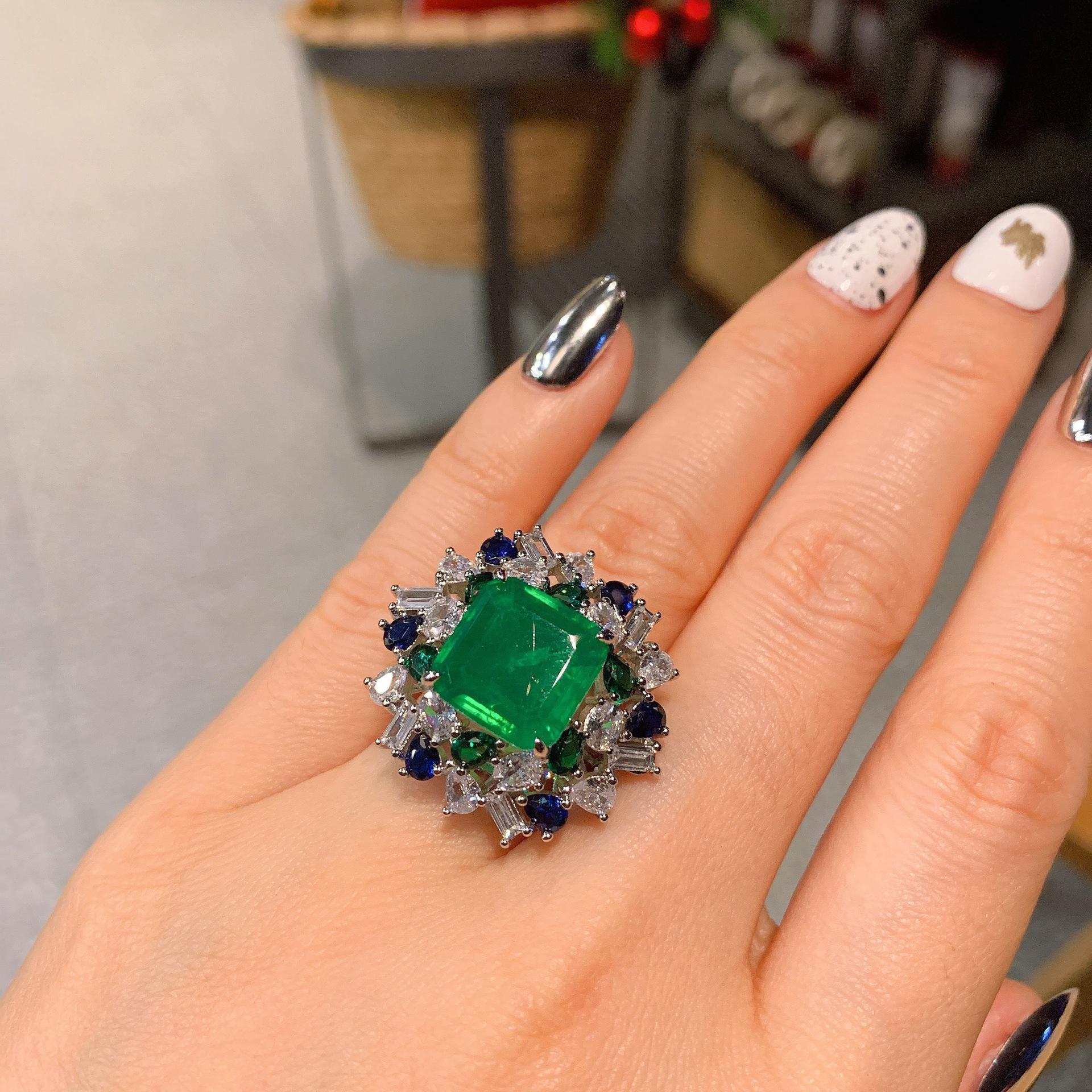 

European and American popular ring imitation emerald color matching stone creative pendant ring set main stone 12 * 12