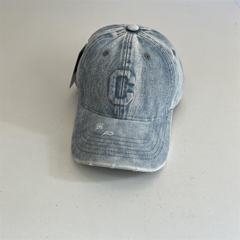

High-quality heavy industry washed denim ripped baseball cap men s and women s trendy brand C letter cap shows small face M（56-58cm） світло-синій колір