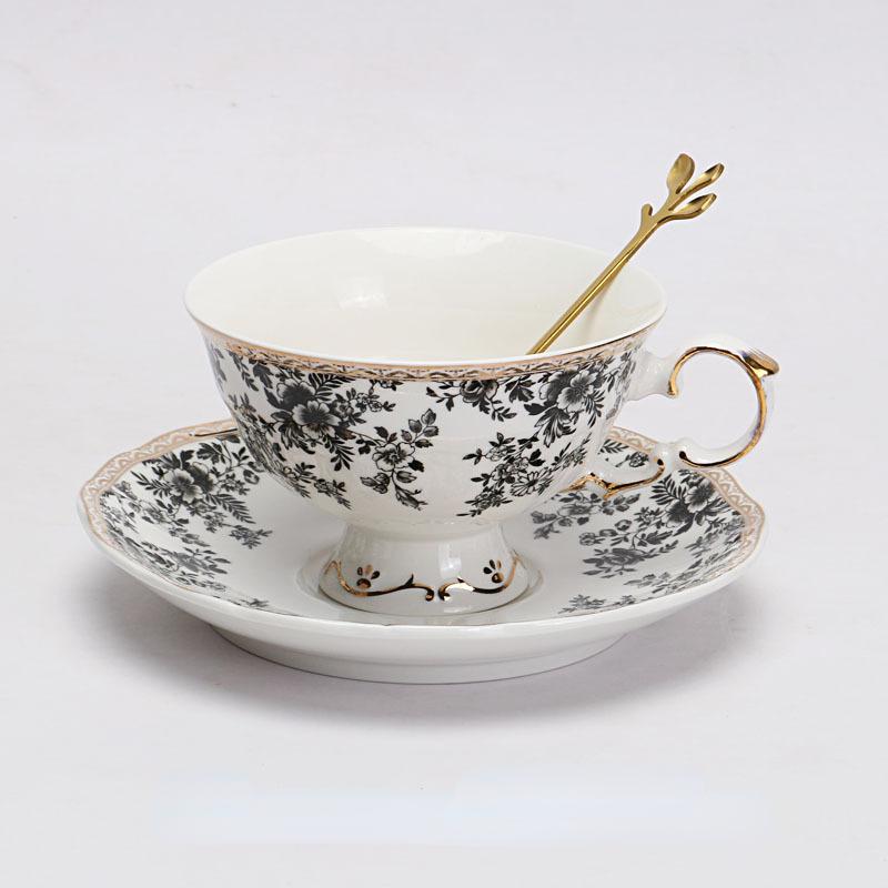 

Набор для парного кофе в европейском стиле с тарелками, высококачественный послеобеденный чайный сервиз из костяного фарфора