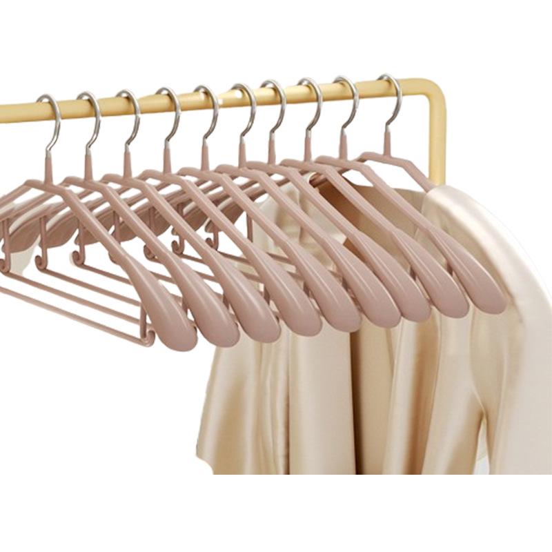"Luxuriöser rutschfester Kleiderbügel mit breiter Schulter für Herrenanzüge"