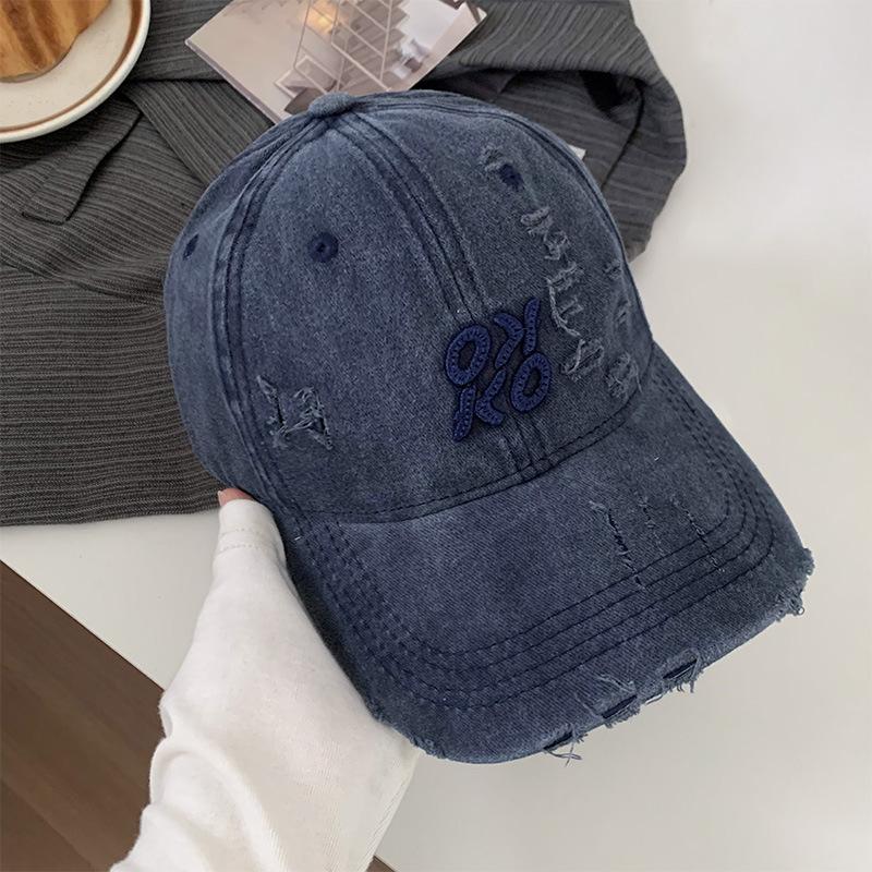 American Retro Ripped Baseball Cap for Women In Spring and Summer New Washing and Old Versatile Baseball Cap Showing Off Their Faces and Small Hats