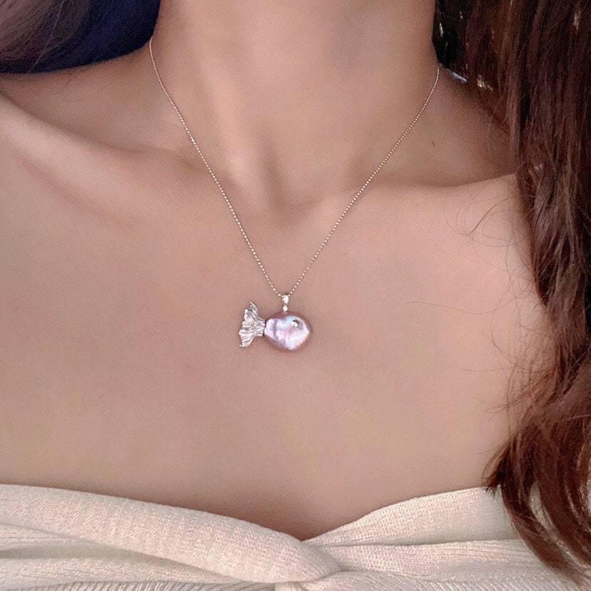 Baroque Pearl Fish Necklace with Irregular Luster Pendant on Gold-Plated Clavicle Chain