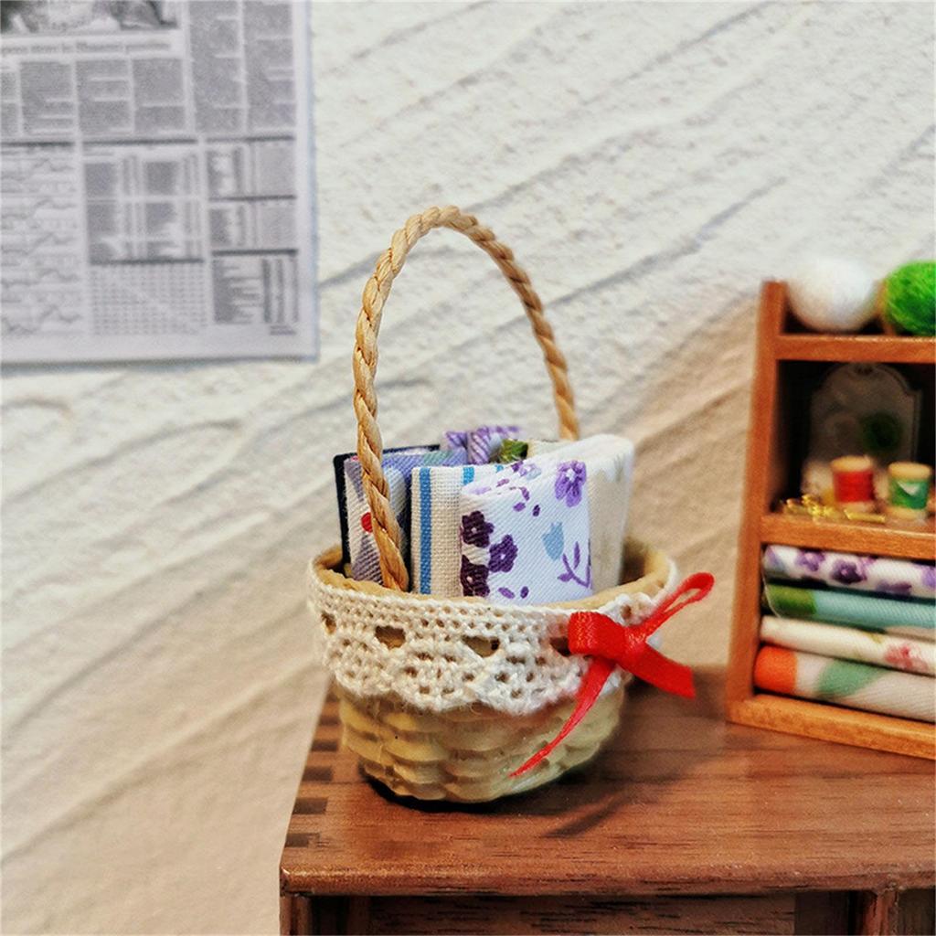 Miniature Dollhouses Woven Basket 1/12 Scale for Dollhouses Playset Resin Punnet Role Play Punnet Props Flower Basket