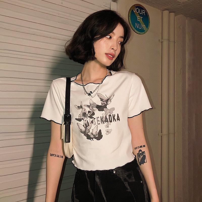 

Жіноча біла футболка з принтом метеликів та рюшами - Літо 2024, Корейський стиль, Вільний крій, Короткий рукав. L білий