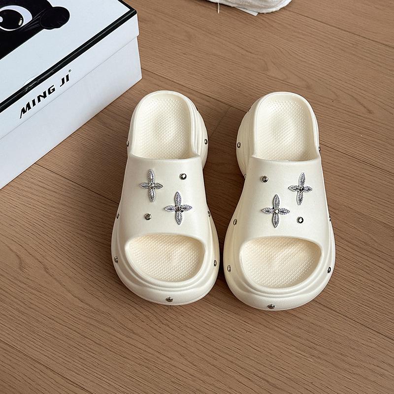 Fashion versatile casual retro exquisite rivet one-word slippers women's summer new outer wear thick-soled cool slippers