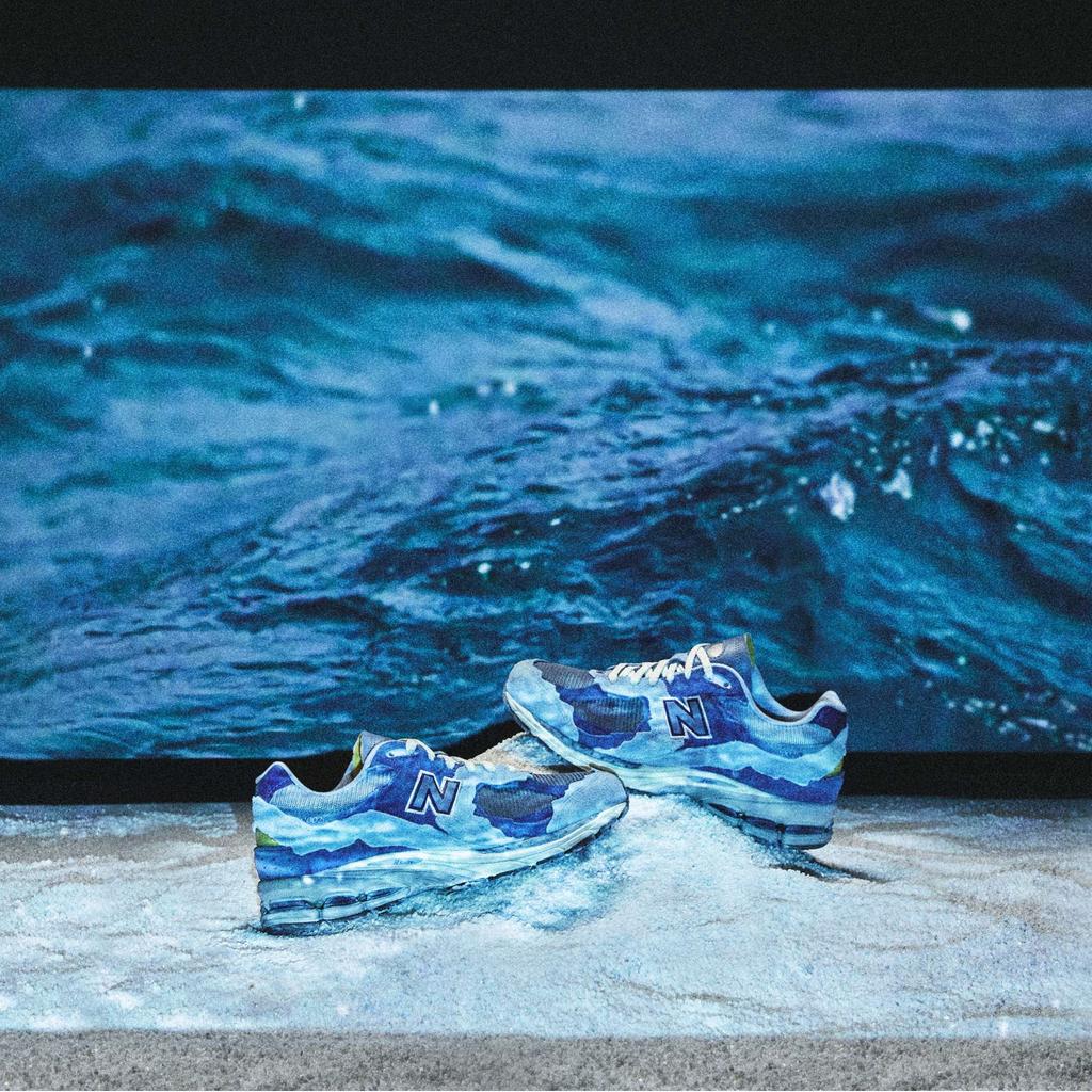 New Balance 2002R Protection Pack - Purple Unisex Sneakers Light-Arctic-Grey M2002RDI