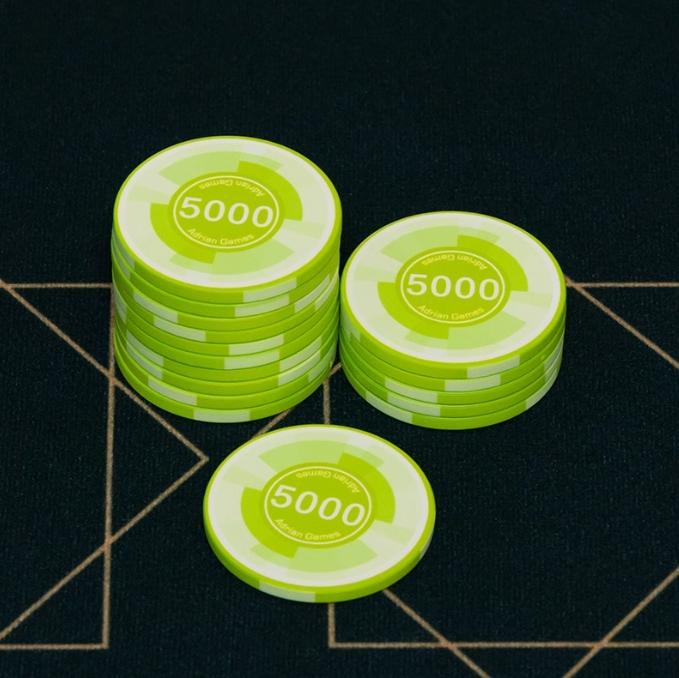 25Pcs 43Mm Ceramic Poker Chips Coin Chess Room Chip Board Game Poker Club Exclusive Texas Hold'Em Chip Storage Box Table Games