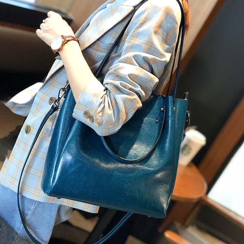 Women's Leather Bag Summer New Commuter Tote Bag Large Capacity Bucket Bag Shoulder Messenger Bag