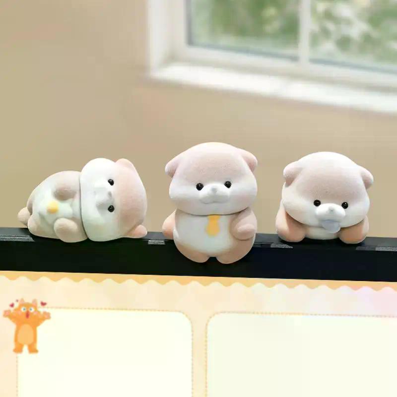 Miniature Otter Figurine Cute Office Desk Sculpture Decorative Figures PVC Ornament For Car Dashboard And TV Monitor Decor