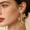 Golden Metal Floral Leaf Choker Necklace for Women Personality Flower Charm Necklaces Statement Jewelry Neck Accessories