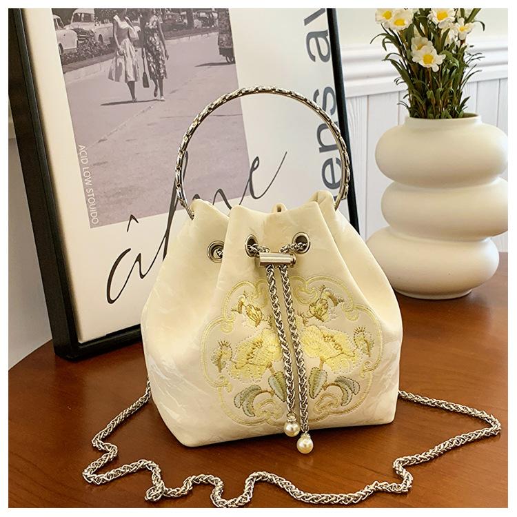 Hand carry embroidery bag women's summer new embroidery fashion bucket bag versatile messenger bag