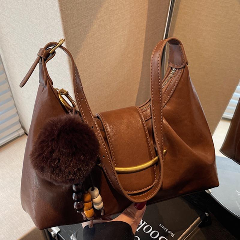 Large Capacity Bag Women's Winter New Casual One-shoulder Armpit Bag Pleated Commuter Dumpling Bag