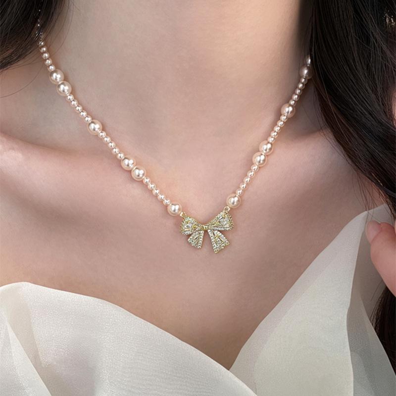 Latest Trendy Pearl Necklace Women Light Luxury Elegant All-Match Clavicle Chain Unique Niche Design Fashion Jewelry Accessories