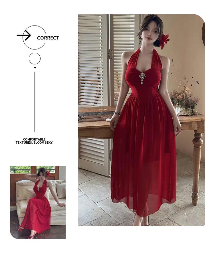 Luxuriöses plissiertes High-Waist-Neckholder-Netzkleid mit offenem Rücken