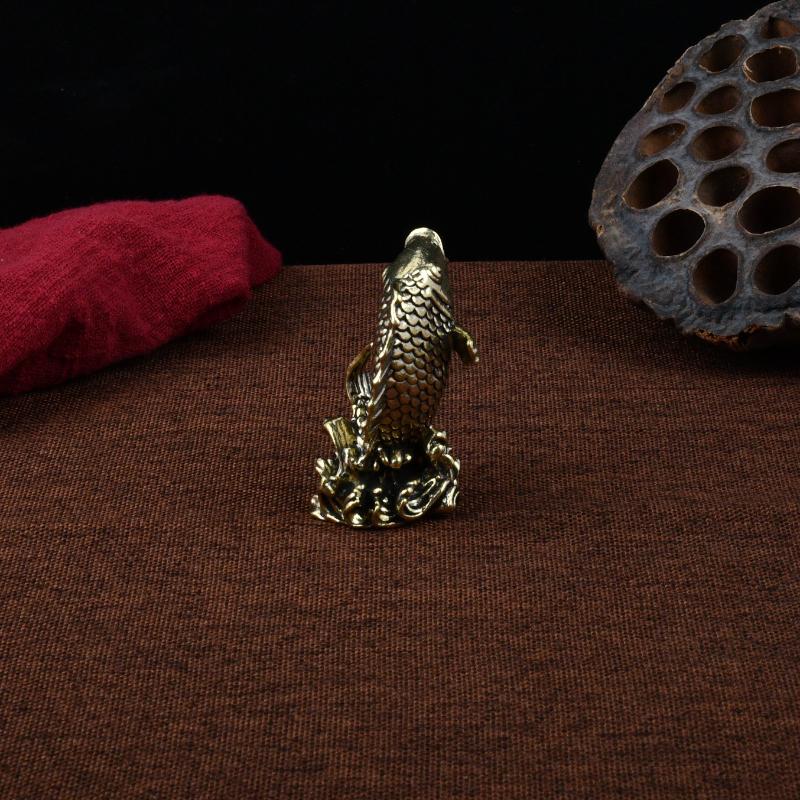 Koi Fisch Figuren Miniaturen Büro Schreibtisch Ornament Handwerk Geschenke Vintage Messing Tier Tee Haustiere Heimdekorationen