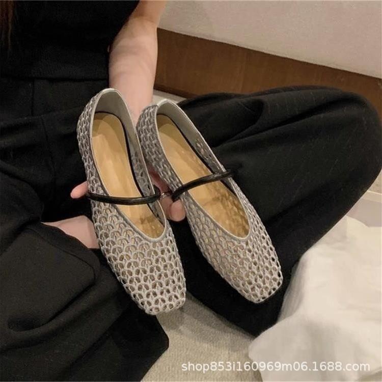 

Hollow soft-soled loafers women s 2025 summer new French square head woven one-word with soft surface shallow mouth single shoes women 40