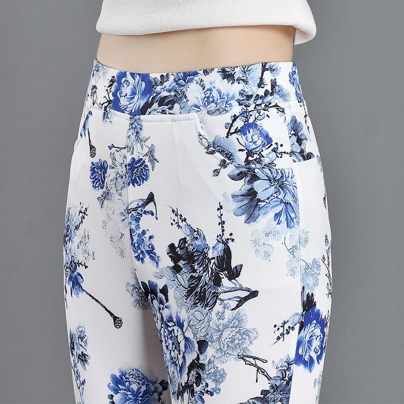 

Осенние женские облегающие брюки с микро-клешем и эластичной талией 2024 - Стильные, с принтом и моделирующие фигуру XL under 120 jin