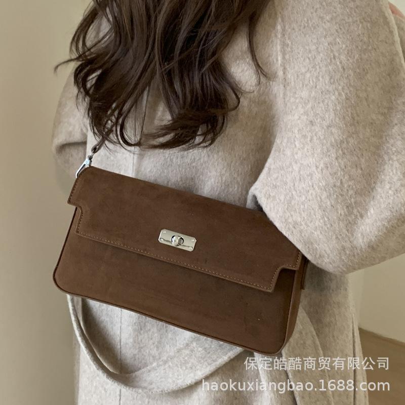 Premium sense bag women's 2025 new trendy niche armpit bag going out to work commuting single shoulder crossbody small square bag