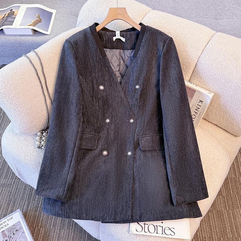 A New Large-sized Women's Winter Collection Featuring A High-end and Stylish Coat, Wide-leg Pants and A Two-piece Suit