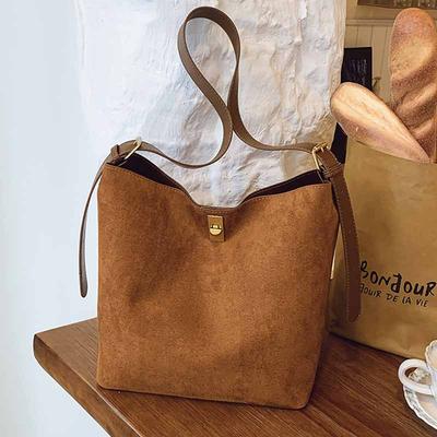 Women's Bag 2025 New Suede Single Shoulder Crossbody Retro Bucket Bag Foreign Style Commuter Bag Versatile High Sense Light Luxury