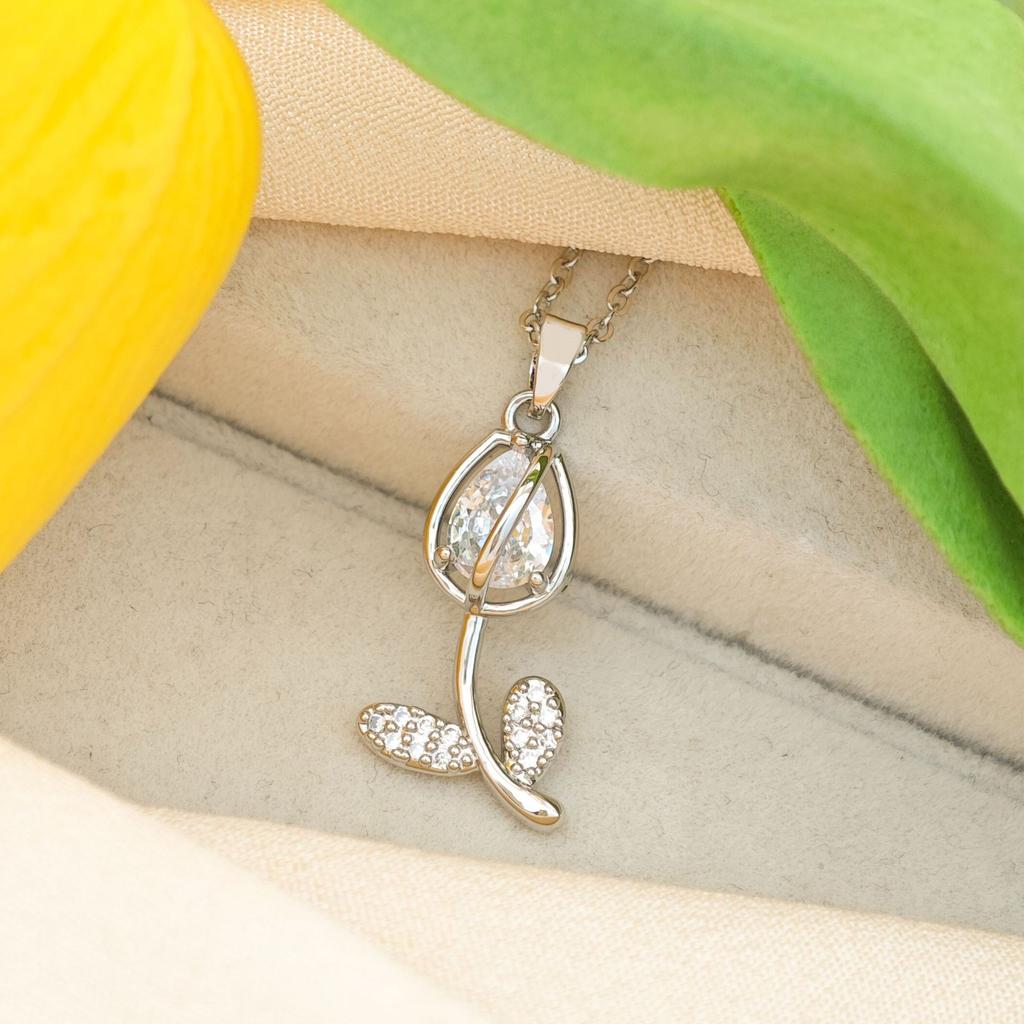 Halskjede Dame Opal Tulipan Halskjede Nisjedesign, Allsidig High-end Følelse Allsidig Titanstål Tilbehør